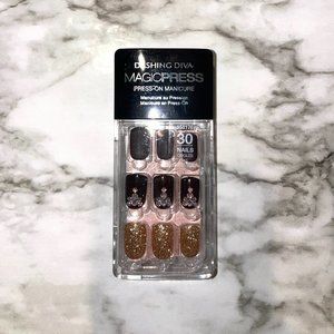 Dashing Diva Press on nails Toast of the Town